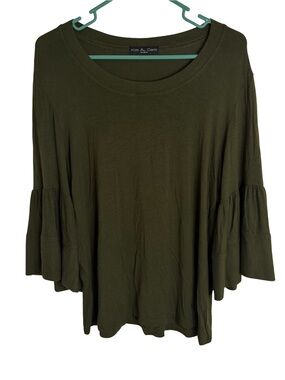 3/$20 Kim & Cami Dark Green Bell Sleeve 3/4 Sleeve Shirt Size Medium